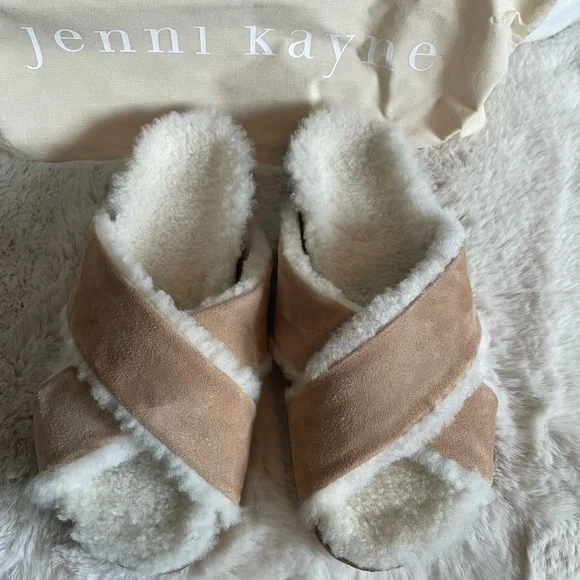 NWOT Jenni Kayne Tan and Cream Shearling and suede slide slippers. Size 38. - Picture 3 of 7